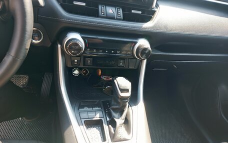 Toyota RAV4, 2020 год, 3 000 050 рублей, 25 фотография