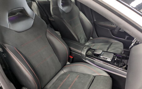 Mercedes-Benz CLA, 2019 год, 3 350 000 рублей, 23 фотография