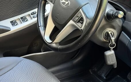 Hyundai Solaris II рестайлинг, 2012 год, 780 000 рублей, 9 фотография