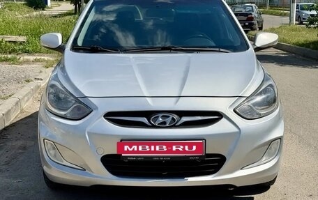 Hyundai Solaris II рестайлинг, 2012 год, 780 000 рублей, 3 фотография