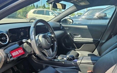 Mercedes-Benz A-Класс, 2018 год, 2 350 000 рублей, 11 фотография