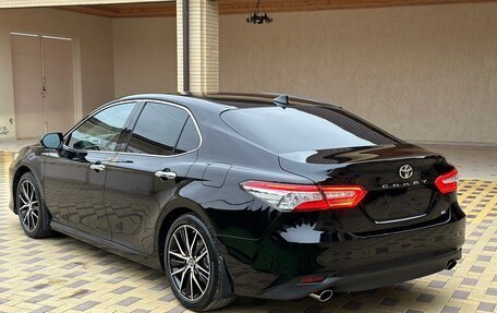 Toyota Camry, 2018 год, 2 590 000 рублей, 11 фотография