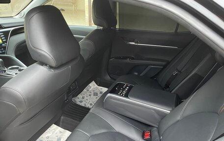Toyota Camry, 2018 год, 2 590 000 рублей, 9 фотография