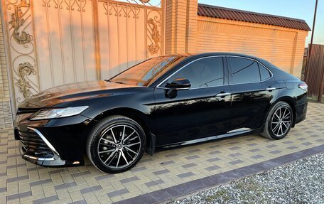 Toyota Camry, 2018 год, 2 590 000 рублей, 3 фотография