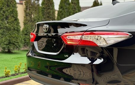 Toyota Camry, 2018 год, 2 590 000 рублей, 12 фотография