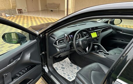 Toyota Camry, 2018 год, 2 590 000 рублей, 18 фотография