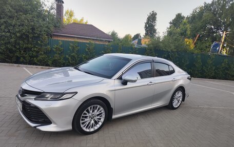 Toyota Camry, 2018 год, 2 400 000 рублей, 1 фотография