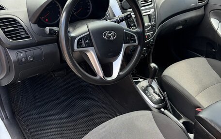 Hyundai Solaris II рестайлинг, 2011 год, 870 000 рублей, 8 фотография