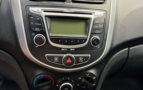 Hyundai Solaris II рестайлинг, 2011 год, 870 000 рублей, 10 фотография