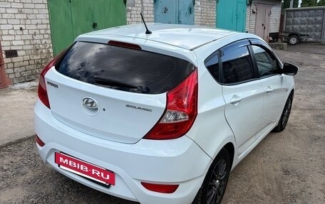 Hyundai Solaris II рестайлинг, 2011 год, 870 000 рублей, 5 фотография