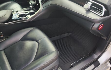 Toyota Camry, 2018 год, 2 400 000 рублей, 16 фотография