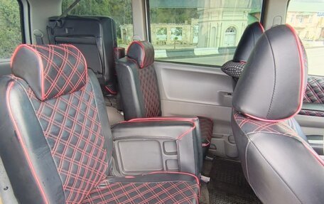 Toyota Noah III, 2002 год, 890 000 рублей, 12 фотография