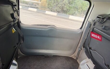 Toyota Noah III, 2002 год, 890 000 рублей, 15 фотография