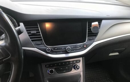 Opel Astra K, 2017 год, 1 150 000 рублей, 6 фотография