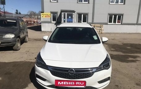 Opel Astra K, 2017 год, 1 150 000 рублей, 5 фотография