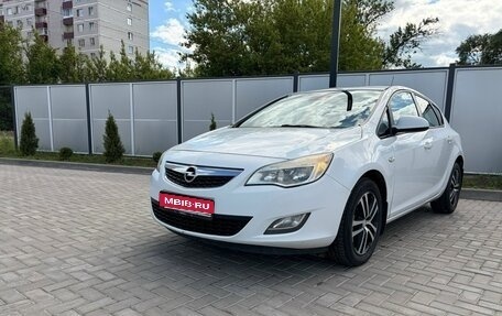 Opel Astra J, 2010 год, 500 000 рублей, 1 фотография