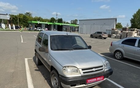 Chevrolet Niva I рестайлинг, 2003 год, 250 000 рублей, 1 фотография