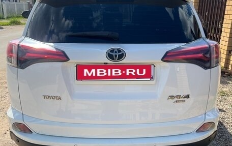 Toyota RAV4, 2015 год, 1 849 000 рублей, 10 фотография