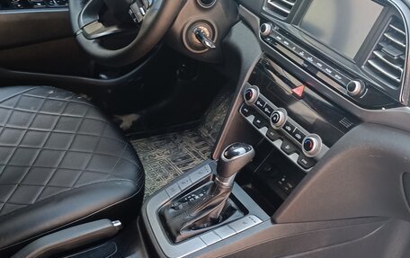 Hyundai Elantra VI рестайлинг, 2019 год, 1 350 000 рублей, 6 фотография