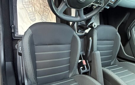 Dacia Duster II, 2019 год, 1 600 000 рублей, 16 фотография