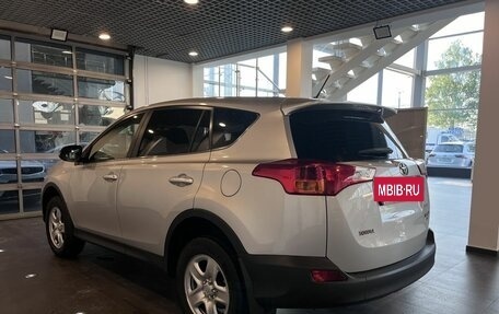 Toyota RAV4, 2015 год, 2 540 000 рублей, 5 фотография