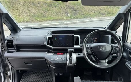 Honda Stepwgn IV, 2011 год, 1 600 000 рублей, 4 фотография