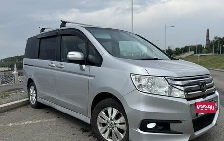 Honda Stepwgn IV, 2011 год, 1 600 000 рублей, 3 фотография