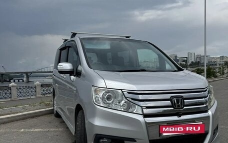 Honda Stepwgn IV, 2011 год, 1 600 000 рублей, 2 фотография