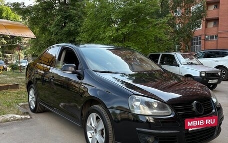 Volkswagen Jetta VI, 2010 год, 580 000 рублей, 2 фотография