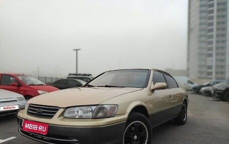 Toyota Camry, 2000 год, 450 000 рублей, 3 фотография