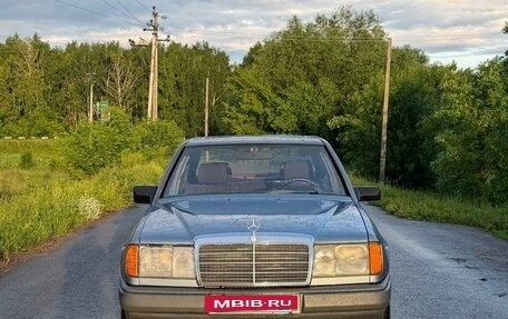 Mercedes-Benz W124, 1986 год, 420 000 рублей, 2 фотография