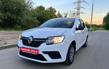 Renault Logan II, 2019 год, 950 000 рублей, 5 фотография