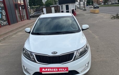 KIA Rio III рестайлинг, 2013 год, 930 000 рублей, 4 фотография