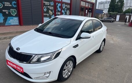 KIA Rio III рестайлинг, 2013 год, 930 000 рублей, 2 фотография