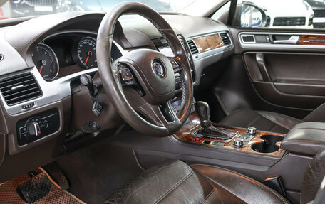 Volkswagen Touareg III, 2011 год, 1 749 000 рублей, 16 фотография