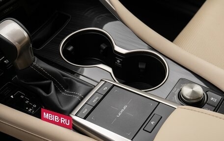 Lexus RX IV рестайлинг, 2022 год, 7 049 000 рублей, 9 фотография