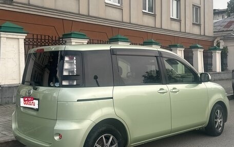 Toyota Sienta I, 2012 год, 890 000 рублей, 2 фотография