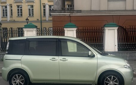 Toyota Sienta I, 2012 год, 890 000 рублей, 6 фотография