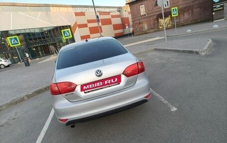 Volkswagen Jetta VI, 2013 год, 1 050 000 рублей, 4 фотография