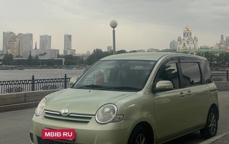 Toyota Sienta I, 2012 год, 890 000 рублей, 8 фотография