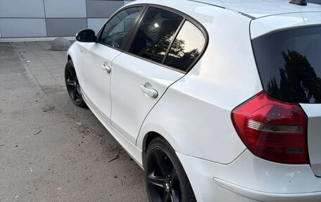 BMW 1 серия, 2009 год, 720 000 рублей, 2 фотография