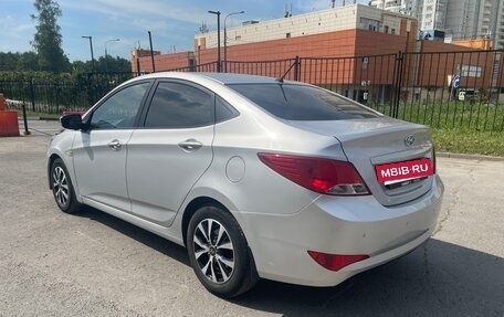 Hyundai Solaris II рестайлинг, 2015 год, 850 000 рублей, 4 фотография
