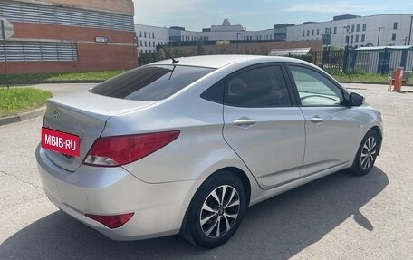 Hyundai Solaris II рестайлинг, 2015 год, 850 000 рублей, 7 фотография