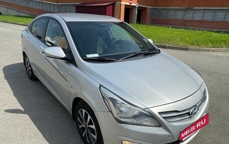 Hyundai Solaris II рестайлинг, 2015 год, 850 000 рублей, 10 фотография