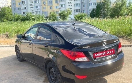 Hyundai Solaris II рестайлинг, 2012 год, 670 000 рублей, 5 фотография