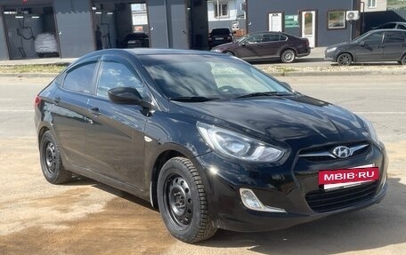 Hyundai Solaris II рестайлинг, 2012 год, 670 000 рублей, 3 фотография