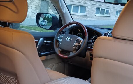 Toyota Land Cruiser 200, 2014 год, 6 271 000 рублей, 5 фотография
