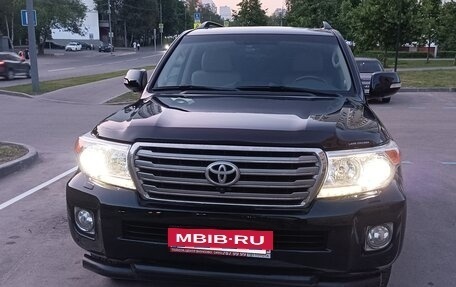 Toyota Land Cruiser 200, 2014 год, 6 271 000 рублей, 3 фотография
