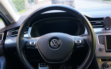 Volkswagen Passat B8 рестайлинг, 2017 год, 3 050 000 рублей, 6 фотография