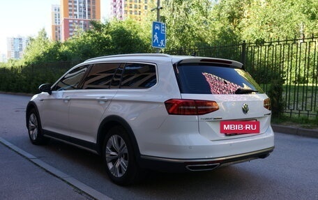 Volkswagen Passat B8 рестайлинг, 2017 год, 3 050 000 рублей, 3 фотография